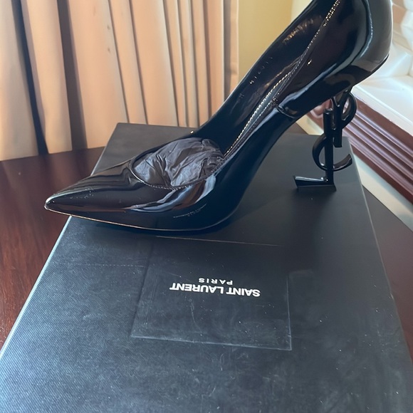 Almost new!! - Picture 2 of 2